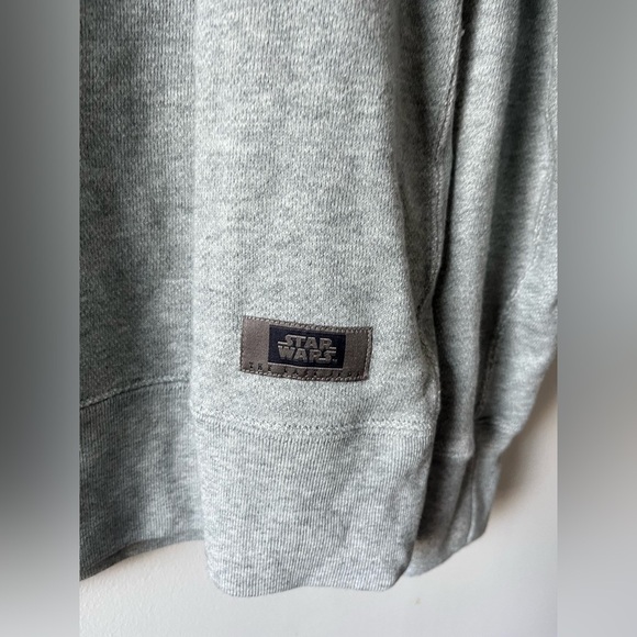 NWT Uniqlo X StarWars Gray Men's Crewneck Sweater - Picture 2 of 7